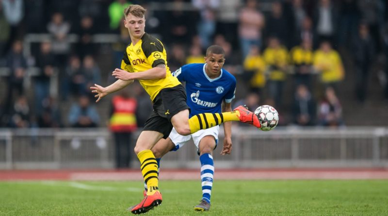 Malick Thiaw Schalke defender
